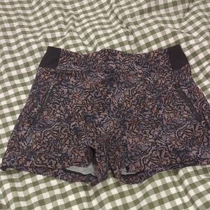 Athleta Women's Black and Gray Patterned Shorts